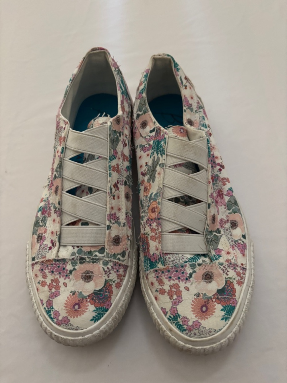 Blowfish Floral Slip-On Sneakers in Cream with Pink & Green Women’s Size 9 - Picture 2 of 10